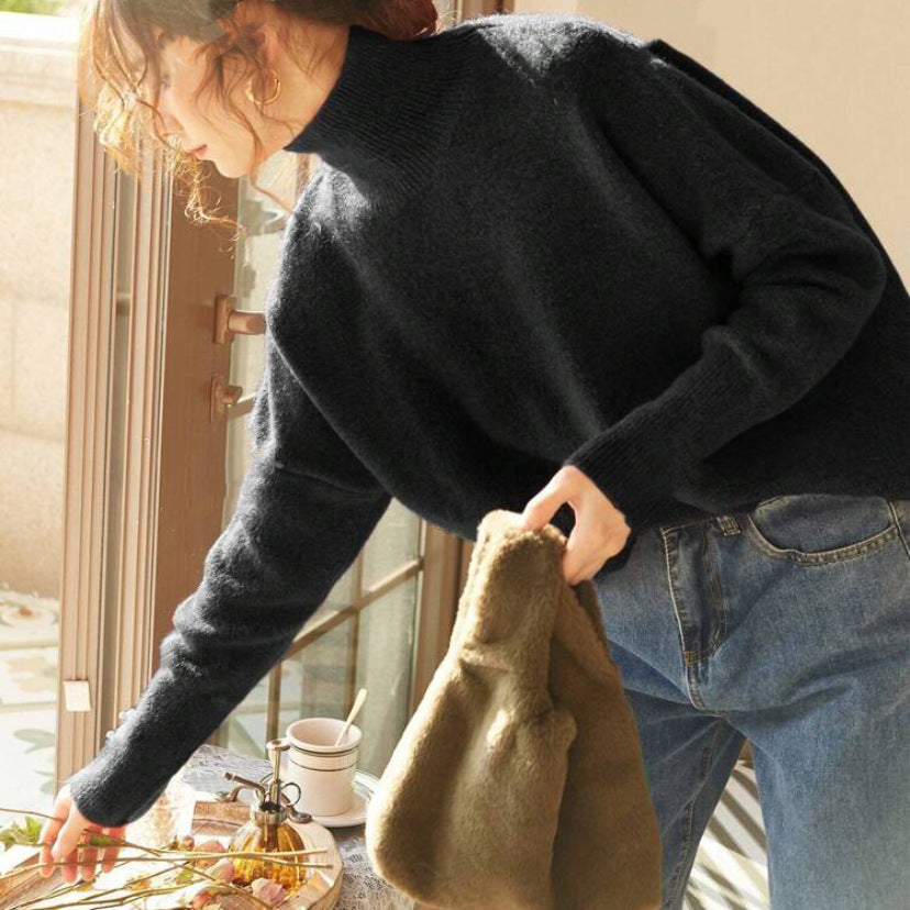 Comfortable high-neck sweater for women in high-quality material Lune London