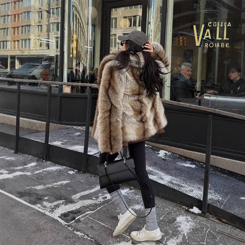 Women Short Fur Coat in Boxy Cut with Striped Faux Fur Look Amarae