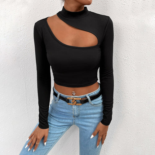 Haut court à manches longues pour femmes avec décolleté asymétrique et col droit élégant Chic & Stil