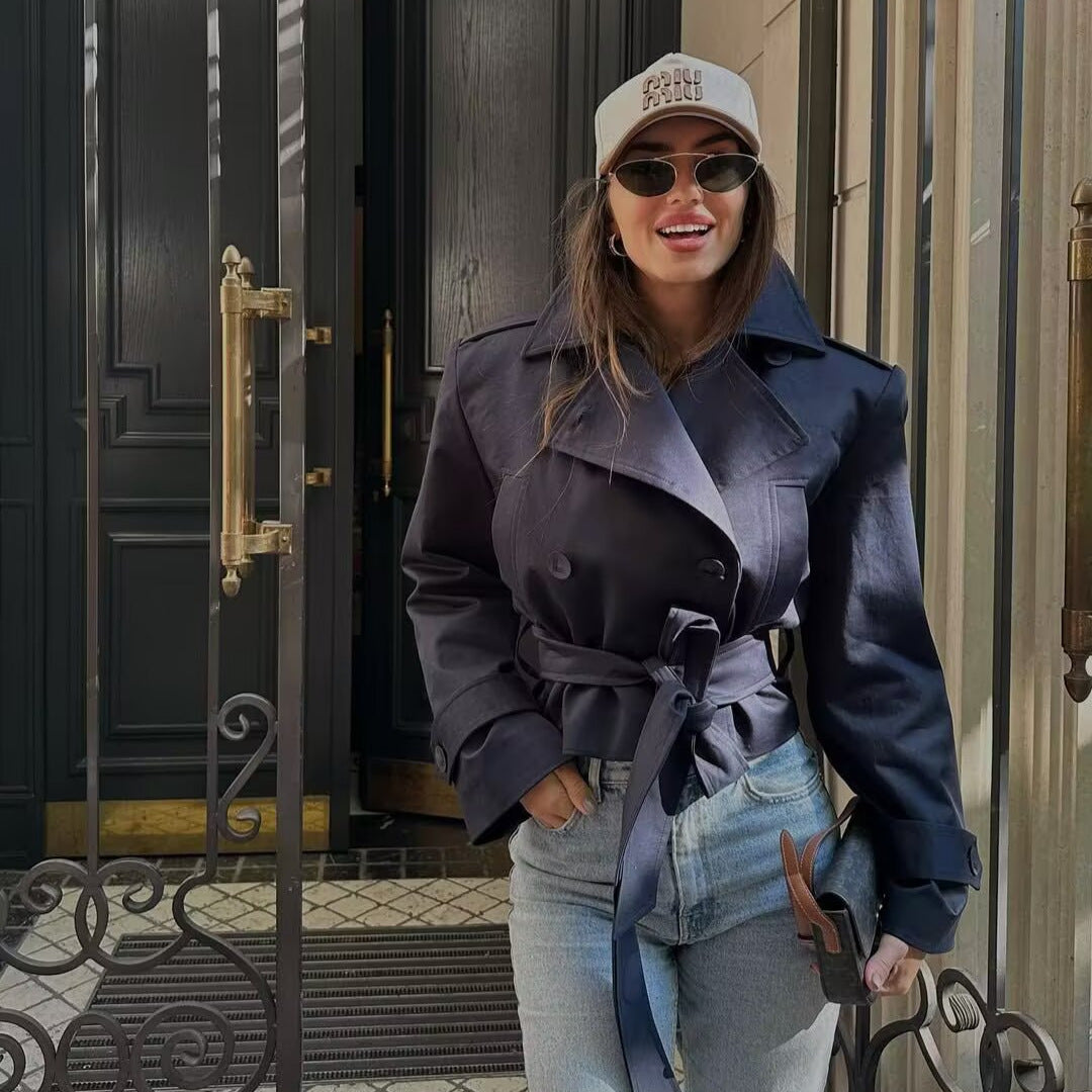 Veste courte élégante pour femme avec large col et ceinture à nouer Chic & Stil
