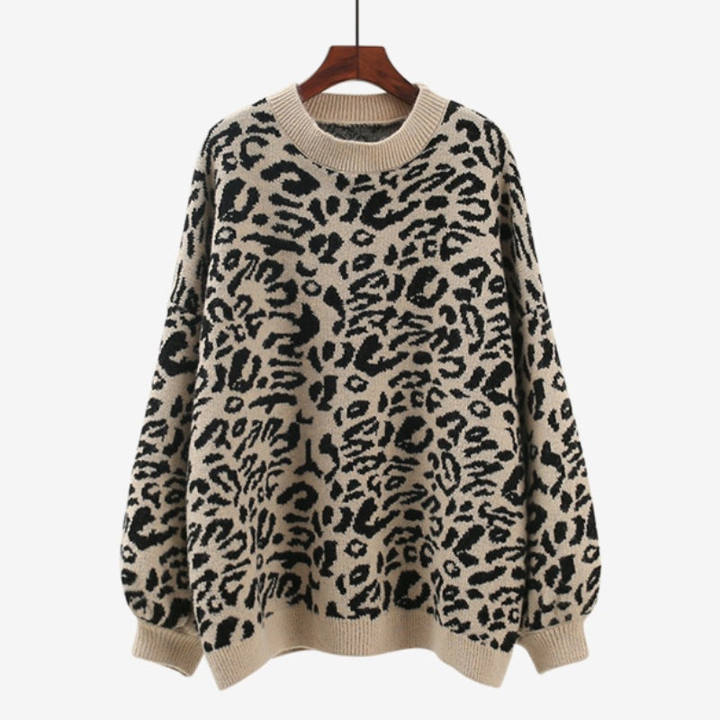 Oversized knit sweater for women with leopard pattern and soft material Lune London