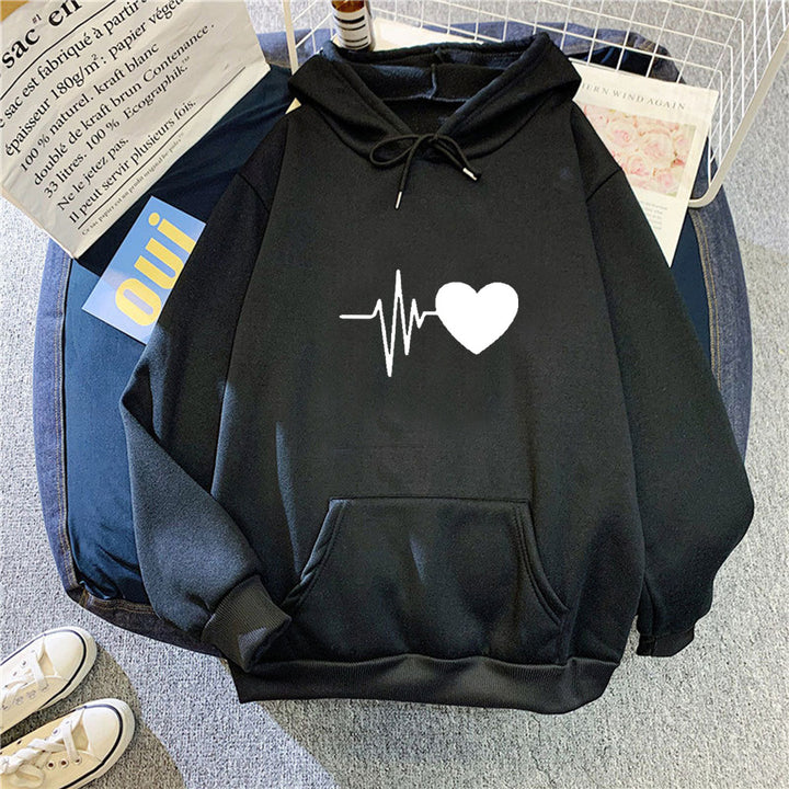 Women's hoodie with heartwarming design and cozy fit Chic & Stil