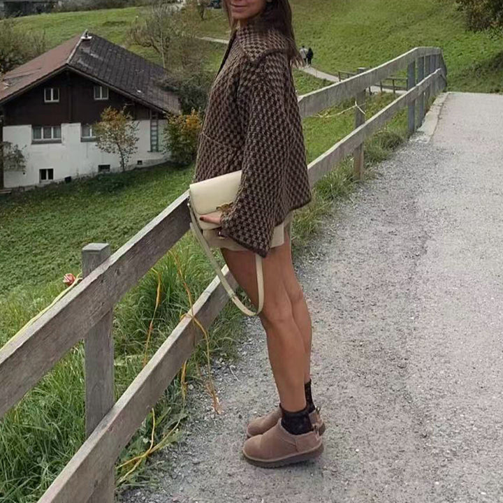 Women’s short jacket in boucle waffle pattern with large lapel collar Amarae