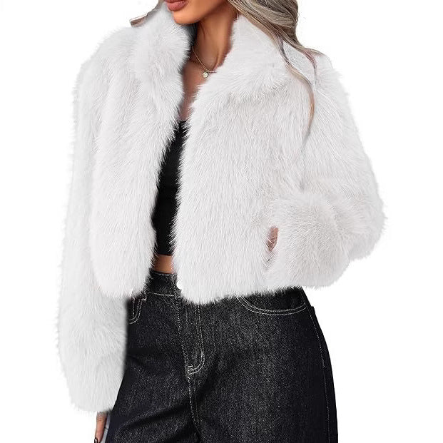 Elegant ladies faux fur jacket with voluminous cut Lune London