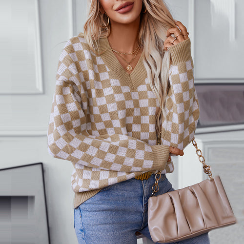 Casual women's V-neck sweater with checked pattern and loose fit Amarae