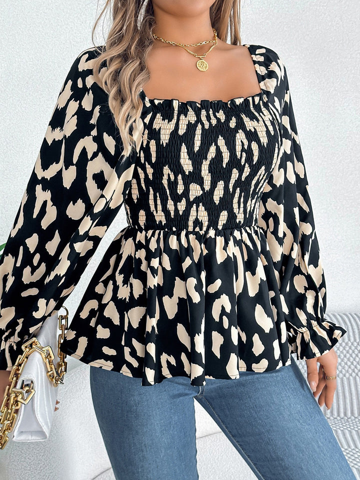 Lace blouse for women with bishop-style sleeves and ruffled top Lune London