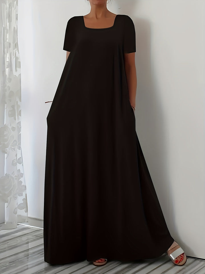 Maxi dress for women with a loose fit and practical pockets Lune London