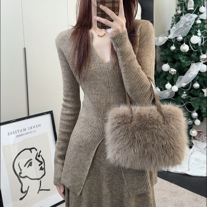 Ladies' knit dress with an elegant slit and a structured design Lune London