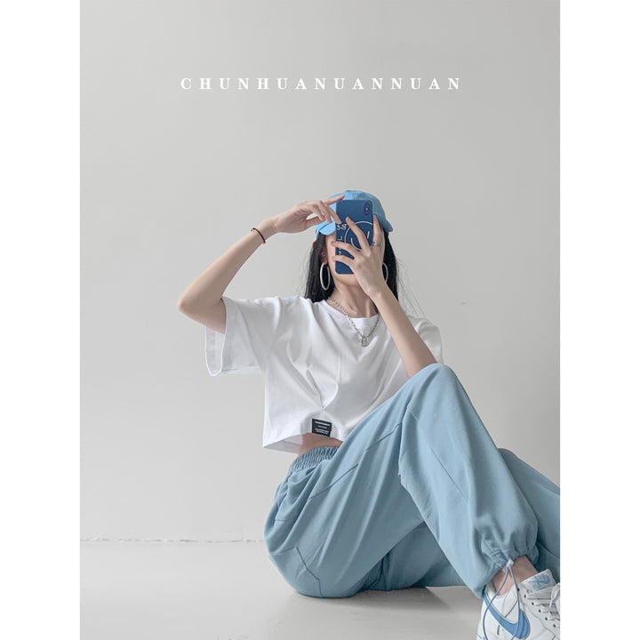 Women cropped leisure top with casual cut and elastic hem Lune London