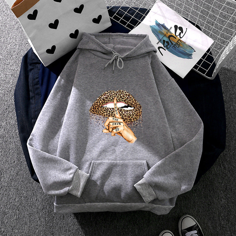Women's hoodie with striking leopard pattern Chic & Stil