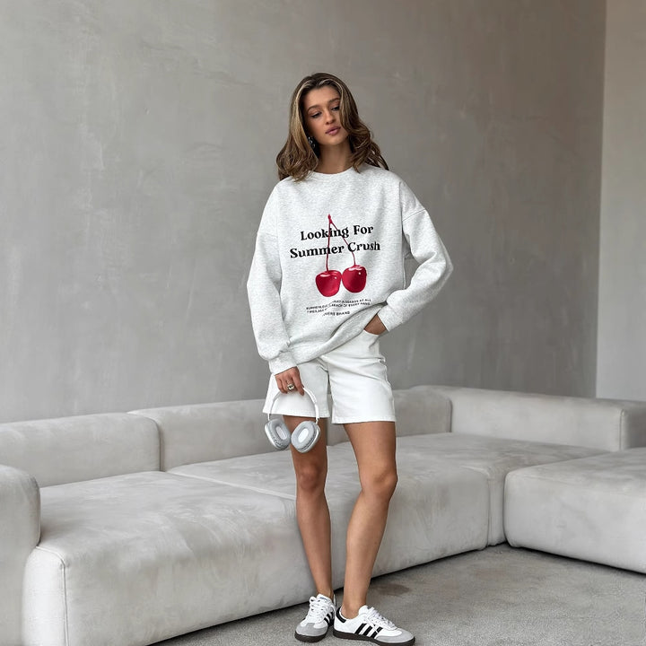 Casual sweatshirt for women with raglan sleeves and soft interior Lune London