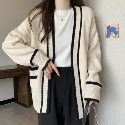 Ladies casual cardigan with large pockets and contrasting details Amarae