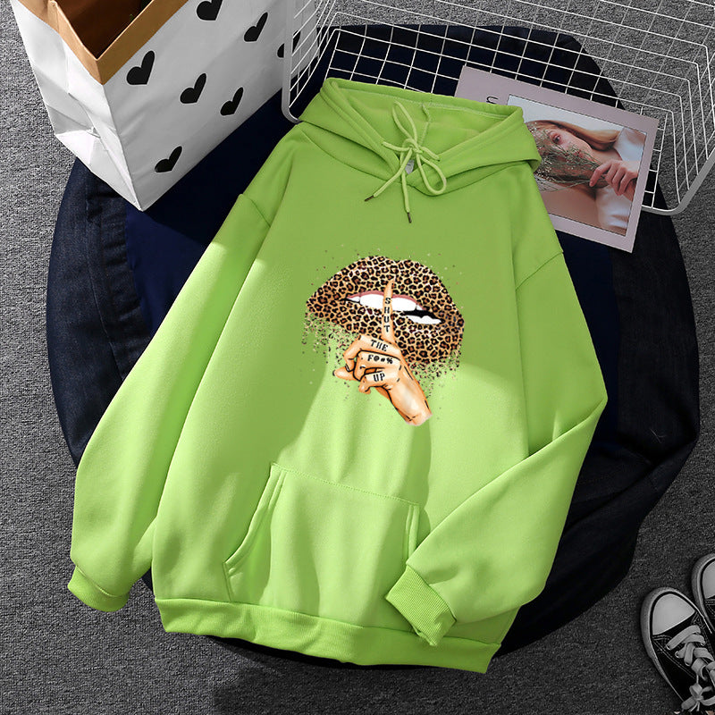 Women's hoodie with striking leopard pattern Chic & Stil