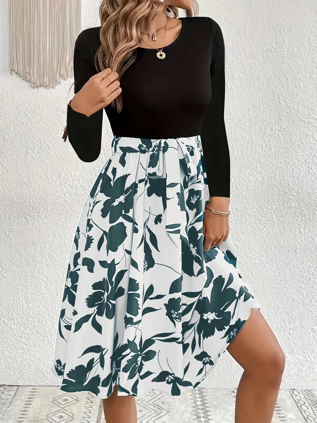 Women's set consisting of a long-sleeved top and a casual floral skirt Lune London