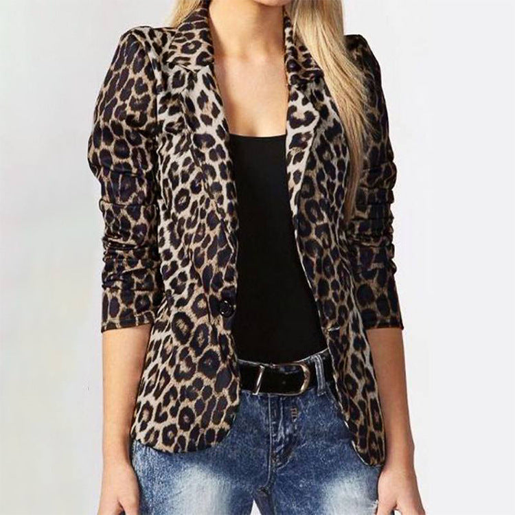 Elegant women's blazer with leopard pattern and refined details Lune London