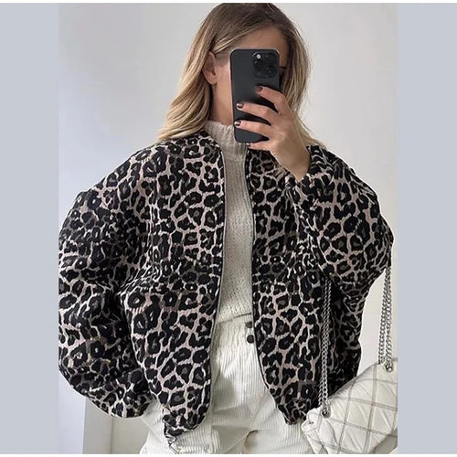 Veste matelassée tendance pour femmes avec un motif léopard moderne Amarae