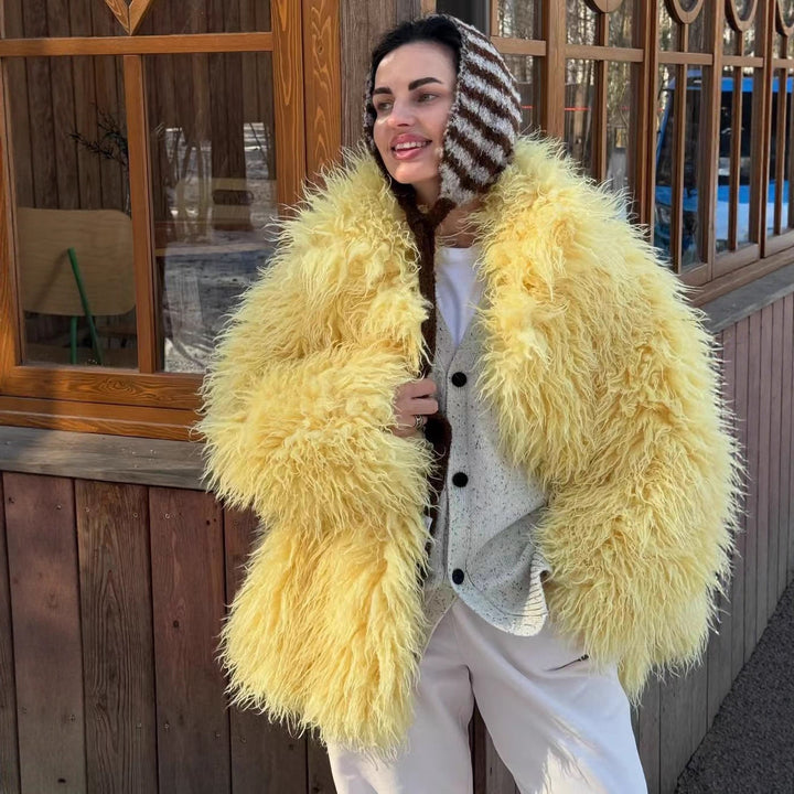 Ladies Luxurious and plush faux fur jacket Lune London