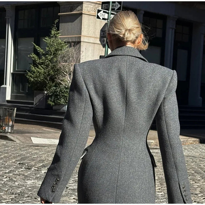 Ladies Elegant Wool Coat with Tailored Cut and Long Sleeves Lune London