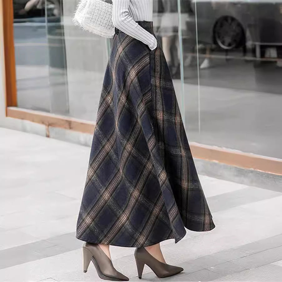 Ladies Elegant Checkered Skirt Made Of High-Quality Wool Blend with High Waist Chic Und Stil