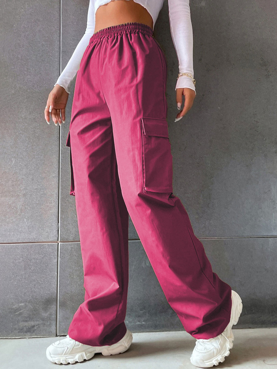 Women's cargo pants with side pockets and elastic waistband Lune London