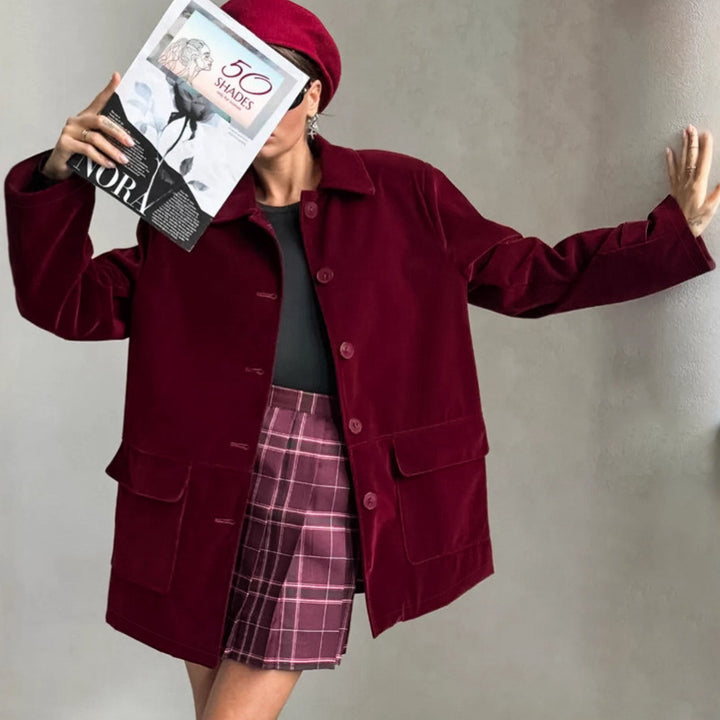 Elegant velvet jacket for ladies with practical pockets Lune London