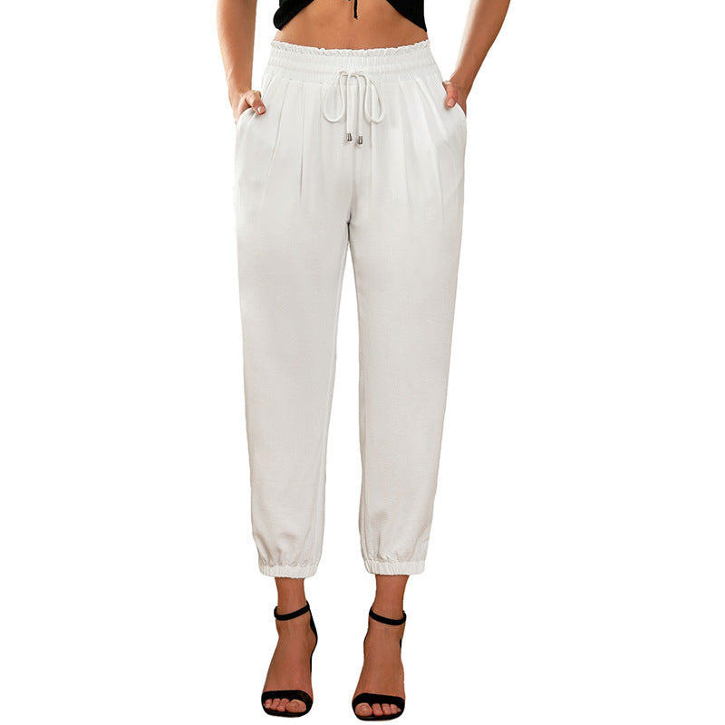 Sporty chino pants for women with elastic waistband and side pockets Lune London