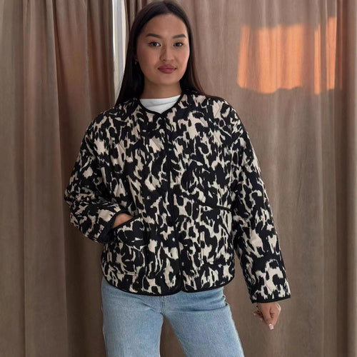Veste matelassée pour femmes au motif léopard moderne Chic & Stil