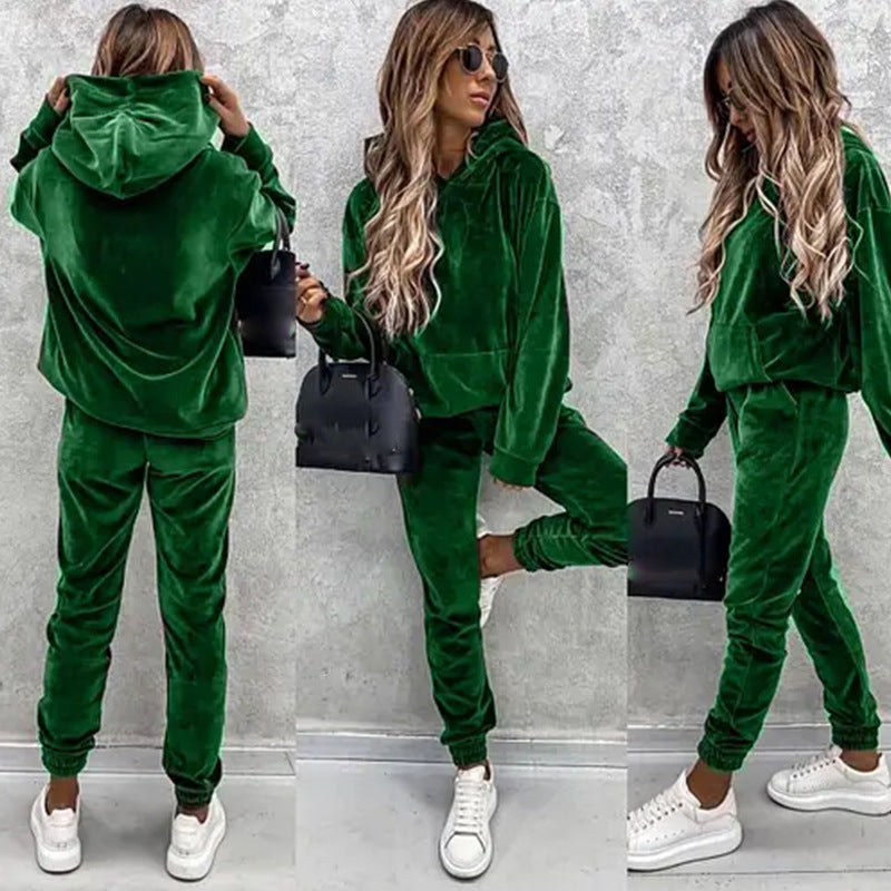 Women high-quality velvet lounge set with hoodie and comfortable pants Lune London