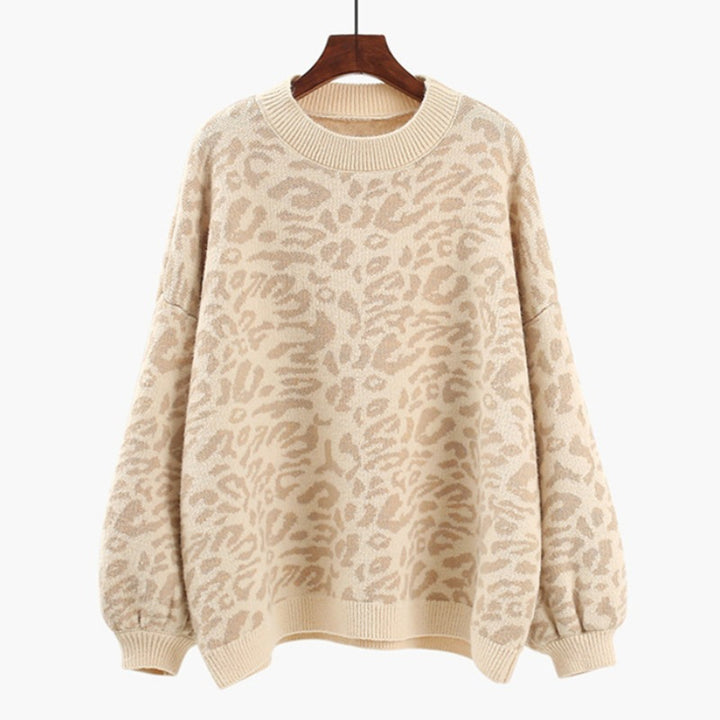 Oversized knit sweater for women with leopard pattern and soft material Lune London