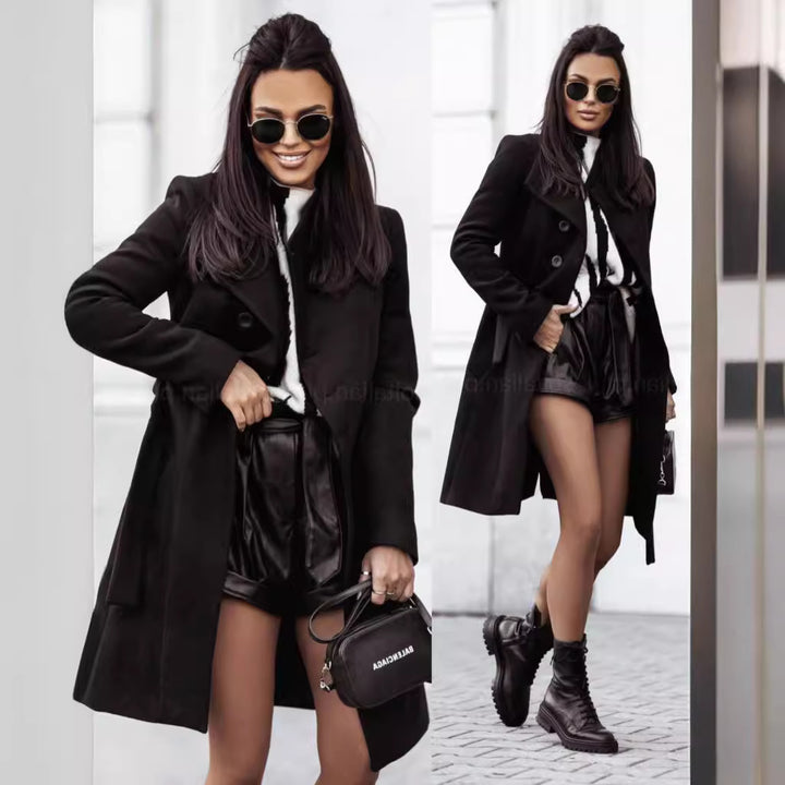 Elegant trench coat for women in high-quality material with adjustable belt and stylish cut Lune London