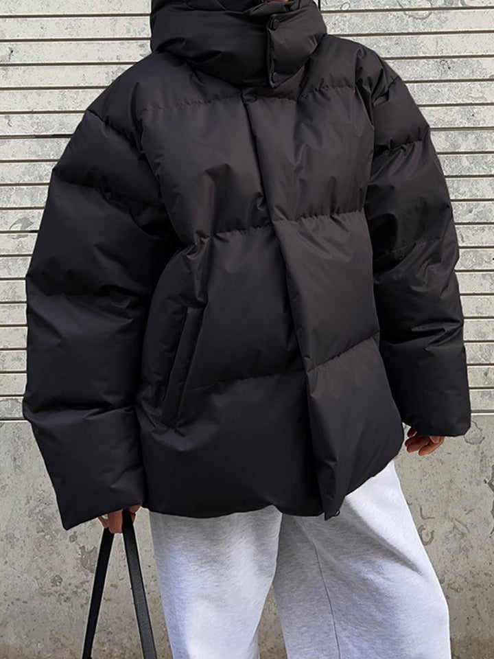 Women's winter coat with high collar and side pockets