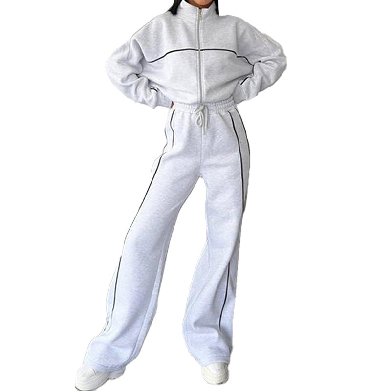 Ensemble sportif pour femmes avec matériau doux et inserts en hauteur. Chic & Stil