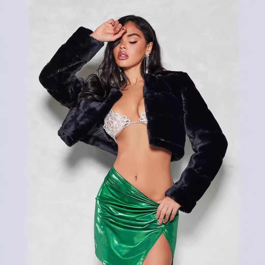Short faux fur jacket for women with wide sleeves Lune London