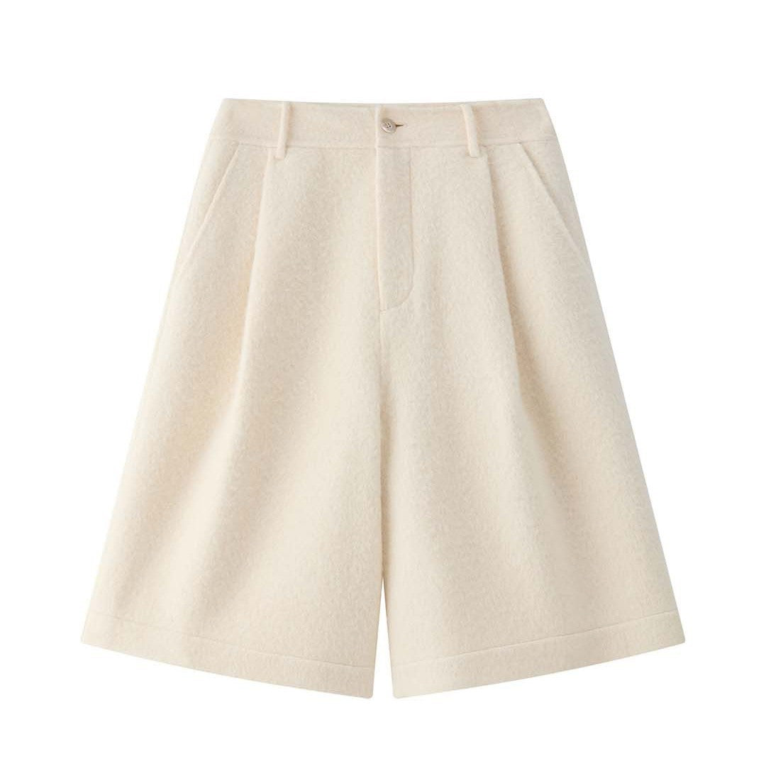Ladies High-Waisted Wool Bouclé Bermuda Shorts with Pleats and Side Pockets Amarae