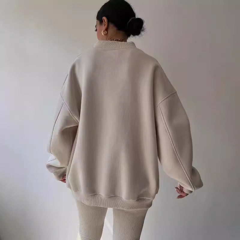 Oversized sweatshirt for women with V-neck and comfortable fit Lune London