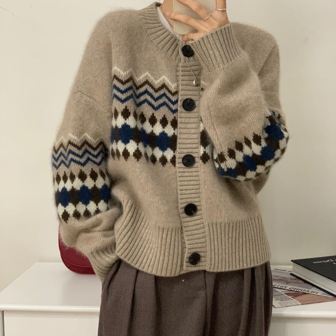 Cardigan en tricot confortable pour femmes avec des motifs ornementaux Chic & Stil