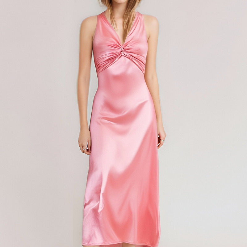 Robe en satin pour femmes avec détail enveloppant élégant Chic & Stil