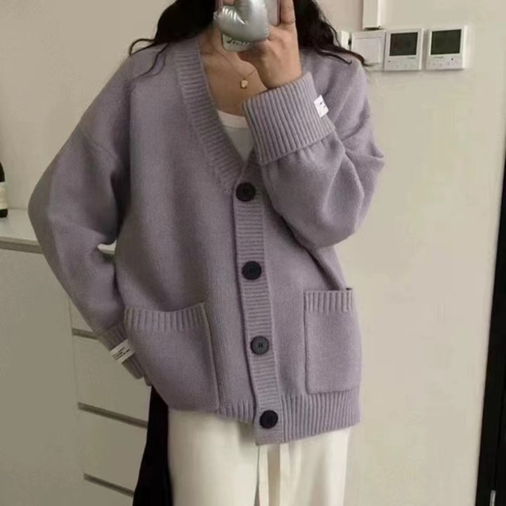 Cardigan Femme Confortable avec Décolleté en V Profond et Grandes Poches Chic & Stil