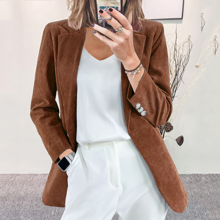 High-quality corduroy jacket for women with a fitted cut and chic and stylish details