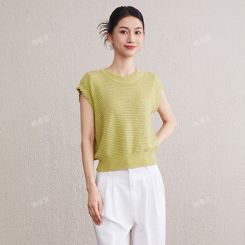 Top court à manches courtes en tricot pour femmes avec un motif texturé fin et des volants ludiques Chic & Stil
