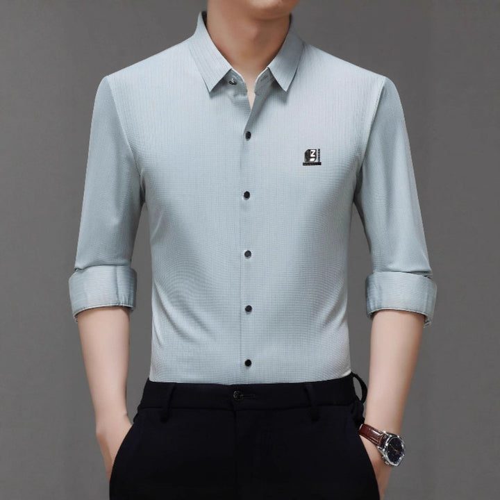 Elegant shirt for men with a textured design and modern accents Lune London