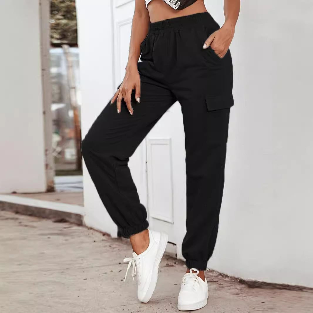 Cargo pants for women with elastic waistband and practical pockets Lune London