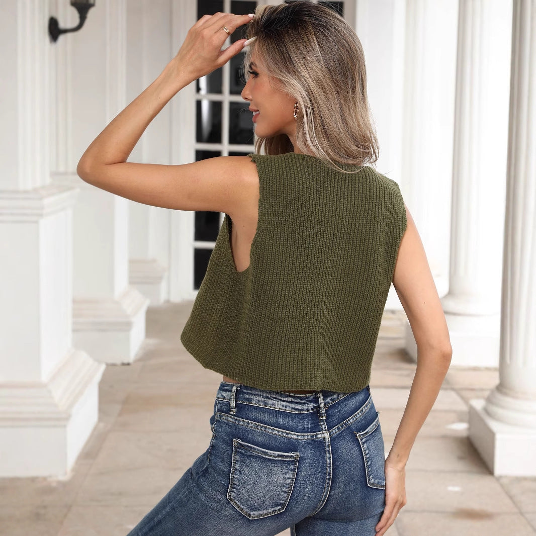 Women Short Knit Top with Floral Decoration Lune London