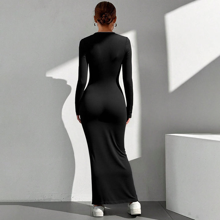 Robe maxi pour femmes avec décolleté en V profond et fermeture à nœud stylée Chic & Stil