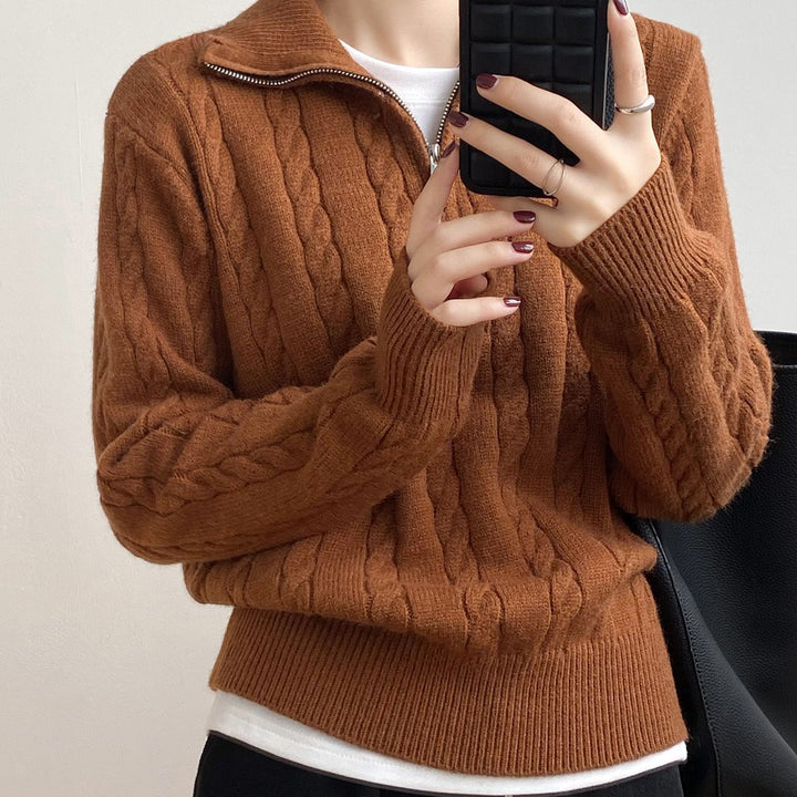 Pull en tricot épais pour femme avec col montant et motif en cable Chic & Stil