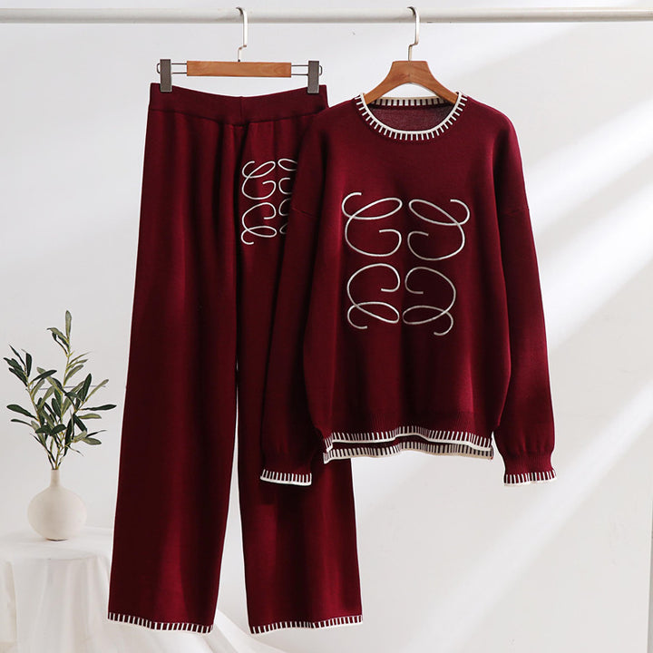 Casual women's sweatshirt set with graphic design and stylish contrast details Lune London