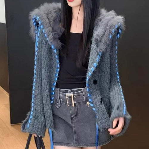 Cardigan pour femmes avec capuche et fausse fourrure décorative Chic & Stil