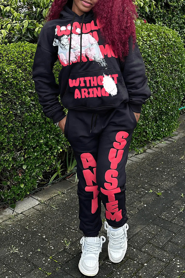 Sporty women's sweatpants and hoodie set with catchy logo Lune London