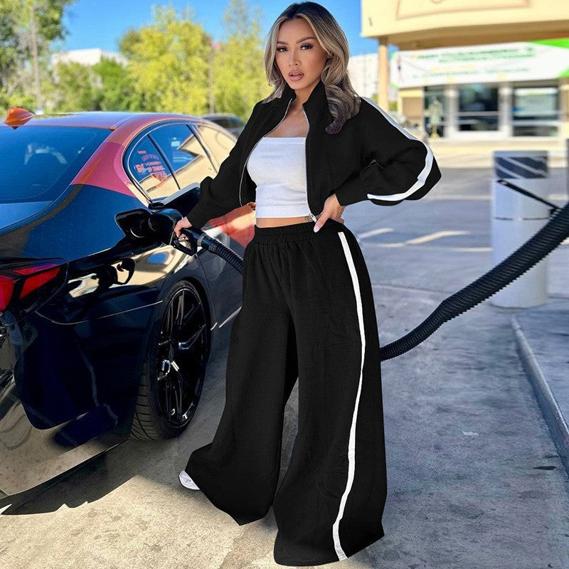 Casual tracksuit set for women with short jacket and wide pants Lune London
