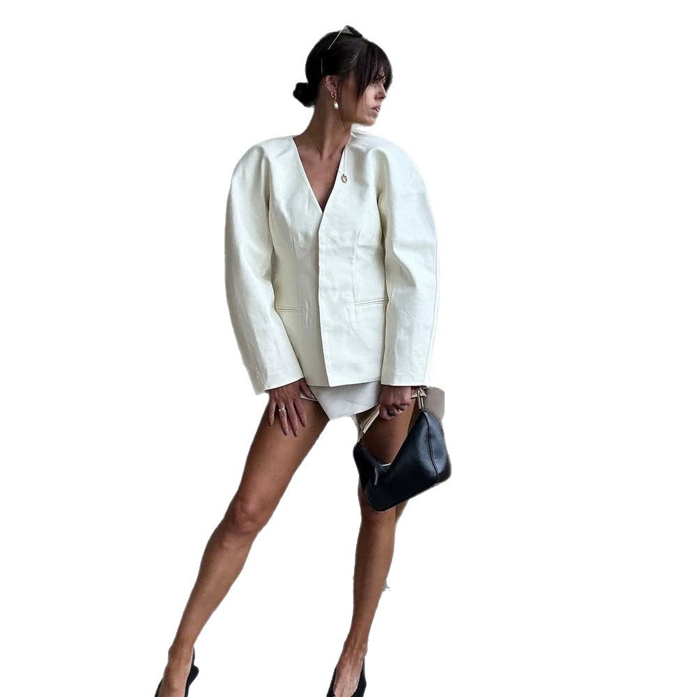 Women's Oversize Blazer with distinctive shoulder and open V-front Amarae